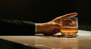 Irlandzka whiskey nadrabia straty do szkockiej whisky. Do 2030 roku może ją prześcignąć