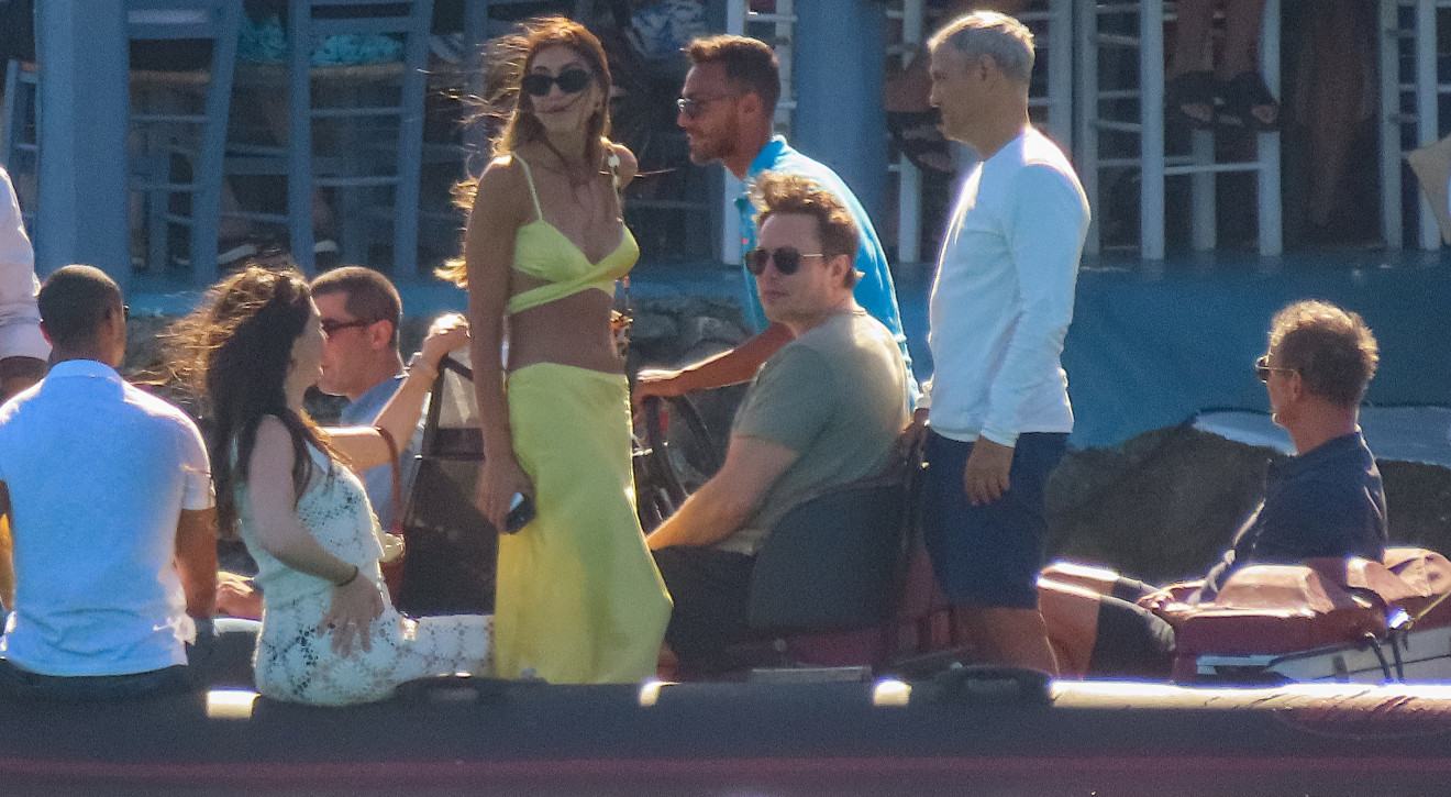 Elon Musk spędza wakacje na Mykonos / Getty Images Elon Musk spędza beztroskie wakacje na Mykonos. To kolejny urlop miliardera w Europie
