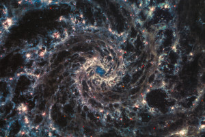 Galaktyka NGC 628 sfotografowana przez teleskop Jamesa Webba, fot. NASA/ESA/CSA/STScI/Judy Schmidt, Flickr