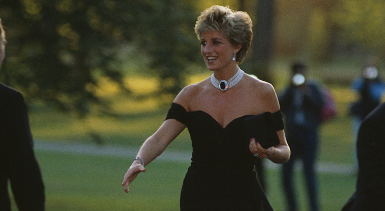 Księżna Diana założyła ją, by pogrążyć męża. Dziś "suknia zemsty" jest jedną z najbardziej rozpoznawalnych kreacji na świecie.
