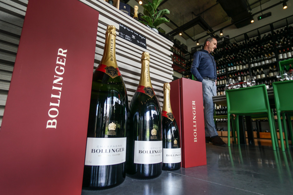 Wnętrze katowickiej filii Wine & Taste by Kamecki, na zdjęciu właściciel Piotr Kamecki, fot. Michał Oleksy, PTWP