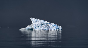 Dlaczego Bill Gates i Jeff Bezos finansują eksploatację Grenlandii / Photo by Jonatan Pie on Unsplash