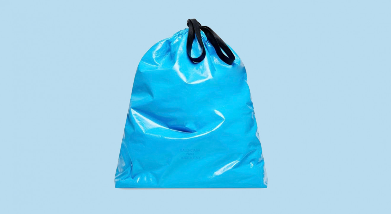 Balenciaga sprzedaje najdroższy worek na śmieci we wszechświecie. „Trash Pouch” kosztuje… 1800 dolarów