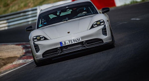 Porsche odzyskało rekord aut elektrycznych na Nürburgringu. Taycan Turbo S pobił Teslę o ponad 2 sekundy!