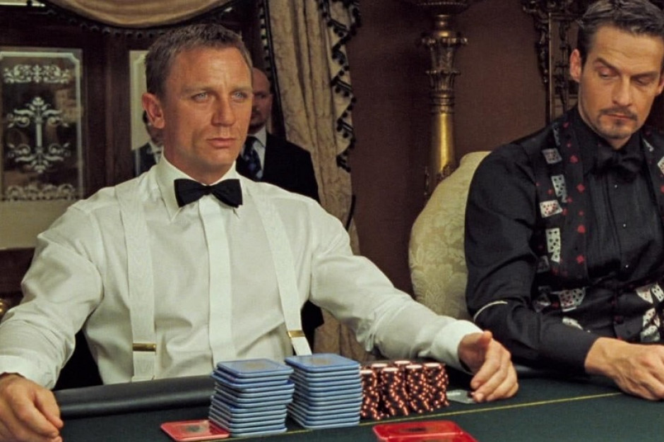 Poker James Bond / kadr z filmu