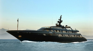 Wewnątrz luksusowego super jachtu Giorgio Armaniego / Charterworld