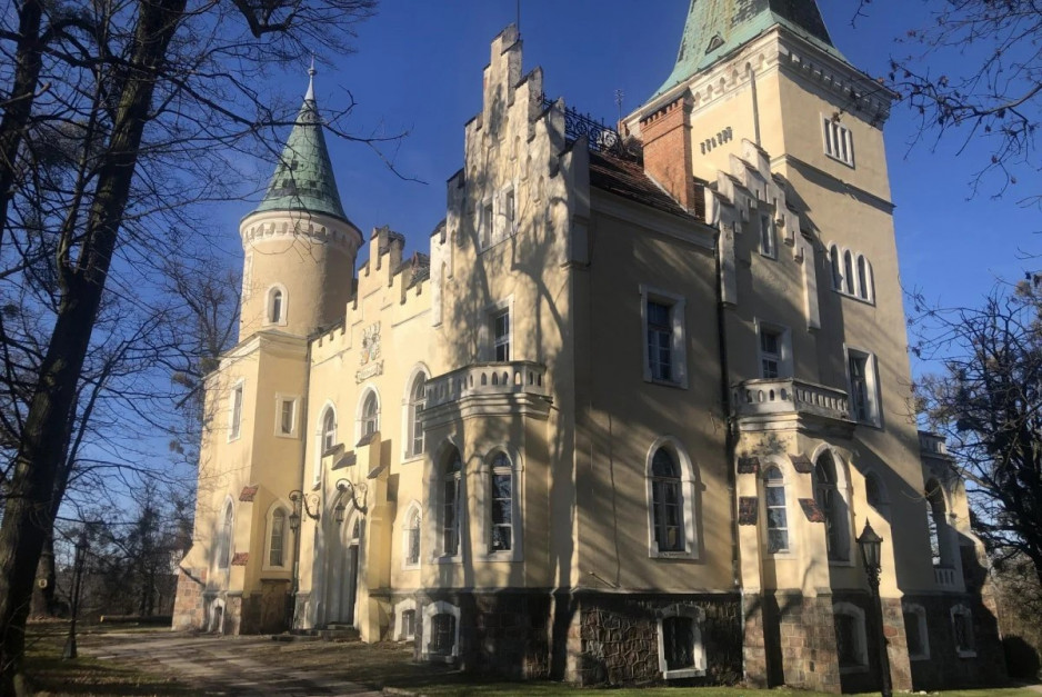 Pałac Elseburg / HOME