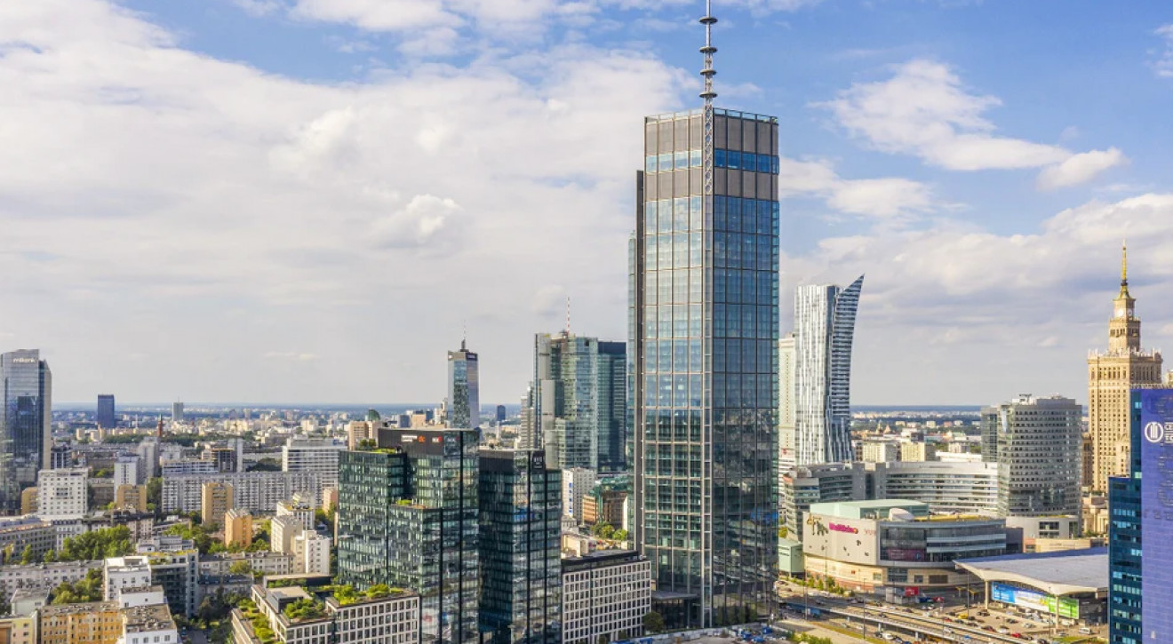 W Warszawie powstał najwyższy budynek w Unii Europejskiej! Przy Varso Tower nawet Pałac Kultury wygląda na liliputa