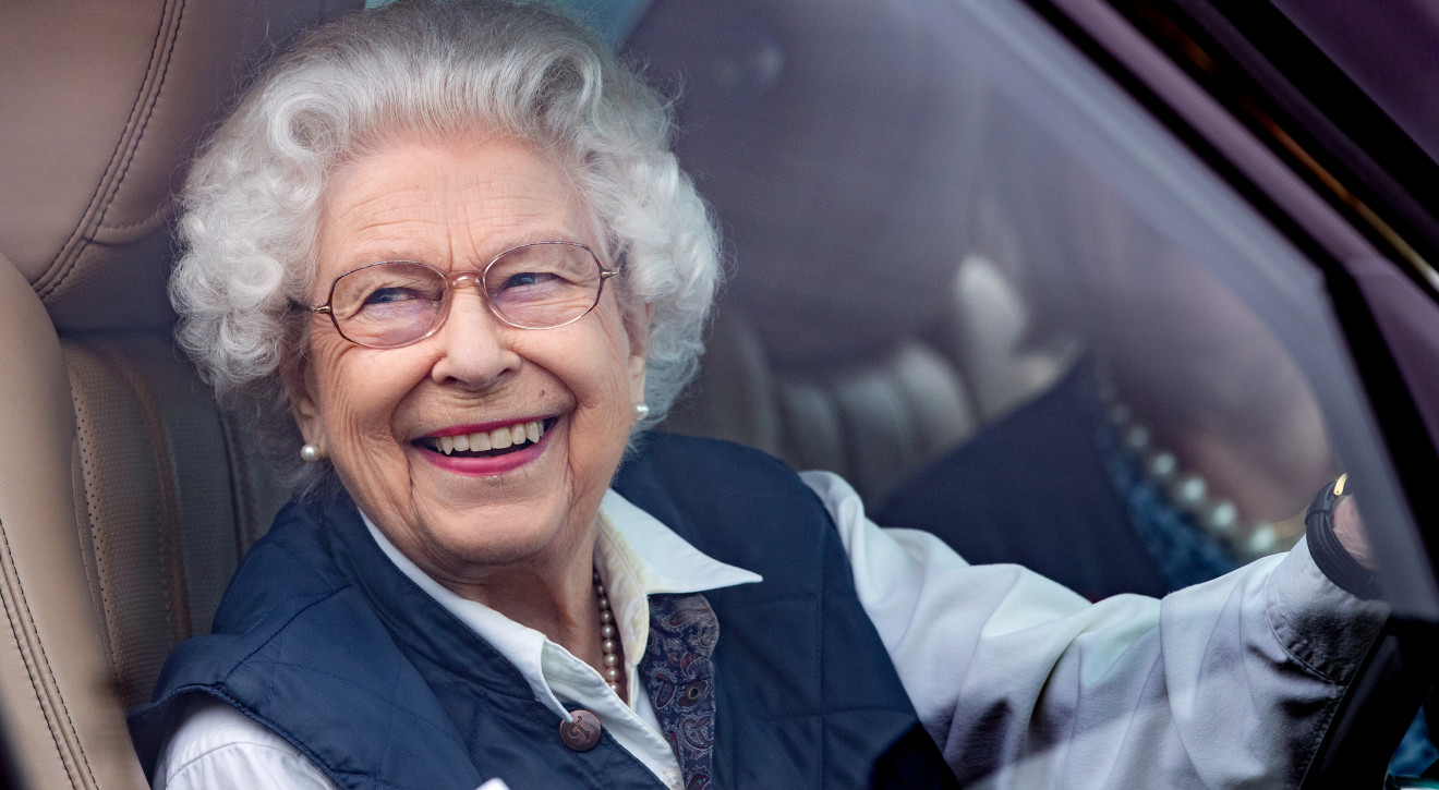 Pogrzeb królowej Elżbiety II: Monarchini sama zaprojektowała swój karawan. To spersonalizowany Jaguar Land Rover