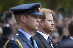 Książę William i książę Harry na pogrzebie Elżbiety II / PAP 