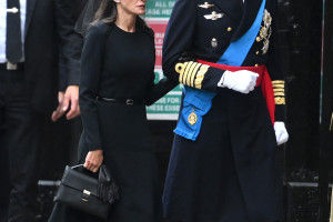 Król Hiszpanii Filip VIi królowa Hiszpanii Letizia w drodze na pogrzeb Elżbiety II / Getty Images