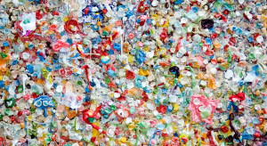 Wysypisko plastikowych śmieci / Marc Newberry on Unsplash