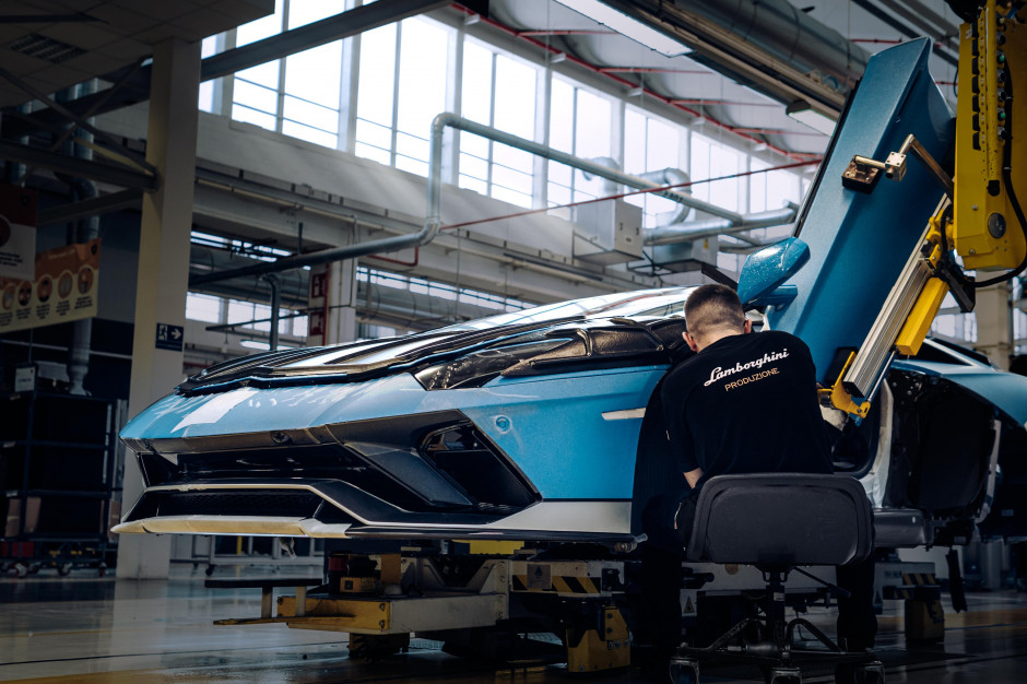 Ostatni egzemplarz Aventadora na taśmie montażowej, fot. materiały prasowe