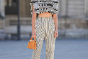 Najlepsze stylizacje na Paris Fashion Week - Lea Seydoux tuż przed pokazem Louis Vuitton / Getty Images