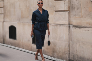 Najlepsze stylizacje na Paris Fashion Week - TyLynn Nguyen przed pokazem The Row / Getty Images