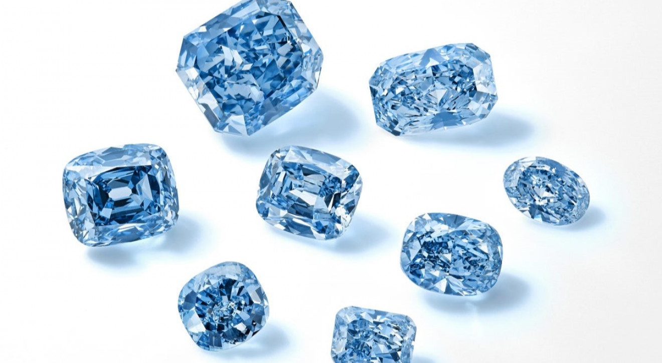 Osiem unikatowych diamentów trafi na aukcję. Mają niezwykły niebieski odcień i kosztują fortunę