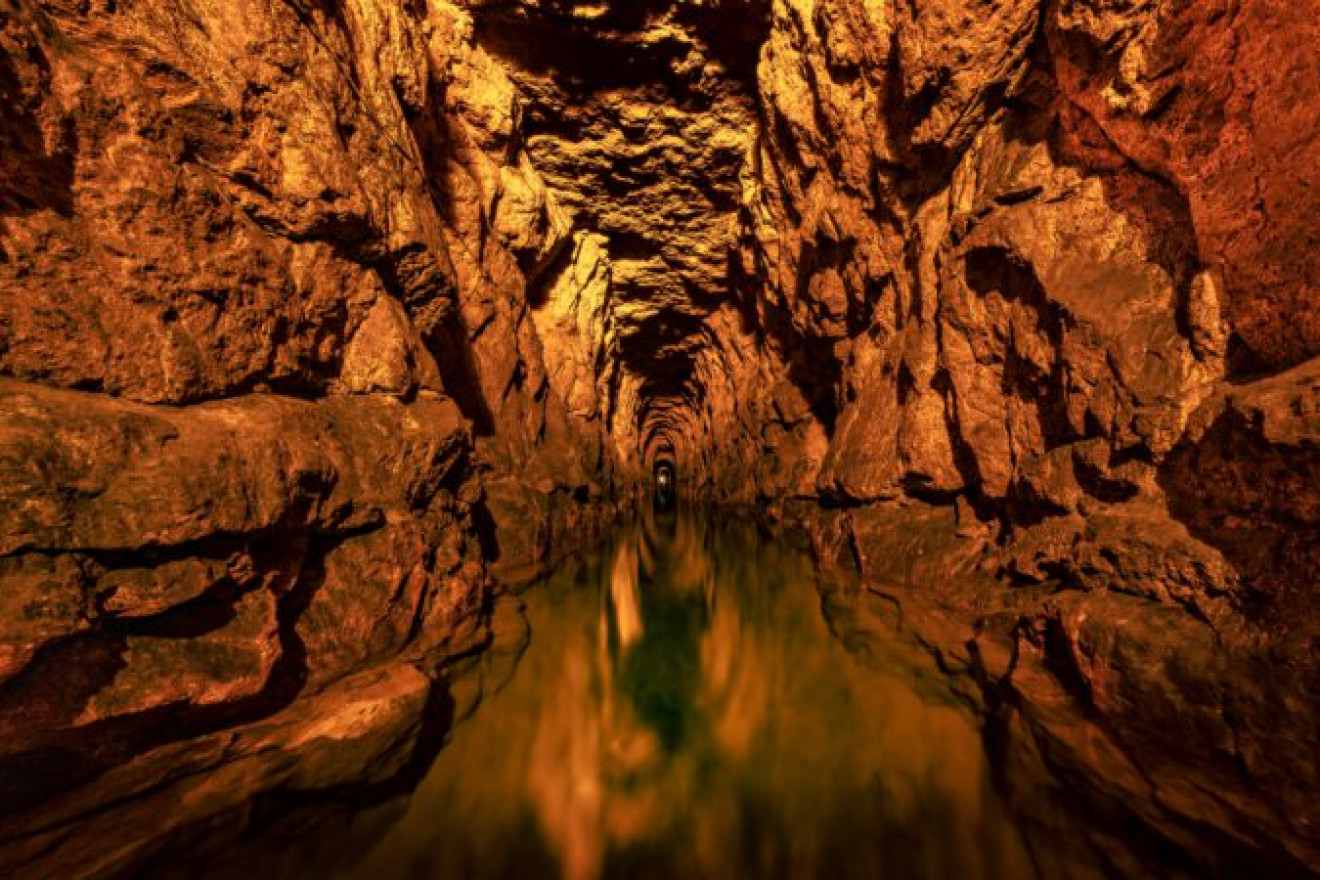 Relaksuj cy Floating W Sztolni Czarnego Pstr ga Nowa Atrakcja Na Relaksuj cy Floating W Sztolni Czarnego Pstr ga Nowa Atrakcja Na