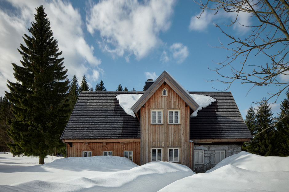 Szklana Chałupa w Górach Izerskich / Mjölk architekti, photo: BoysPlayNice