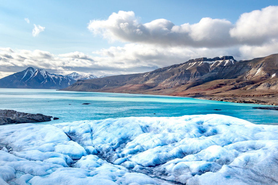 Krajobraz arktyczny - Spitsbergen, Svalbard, Norwegia / Shutterstock