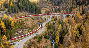 Szwajcaria. Koleje Retyckie pobiły właśnie rekord Guinnessa, uruchamiając najdłuższy pociąg w historii!
