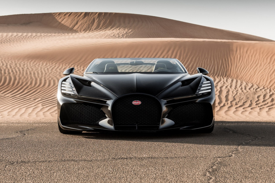 Bugatti ujawniło osiągi modelu W16 Mistral w trybie wyścigowym. Auto przekracza barierę 400 km/h / Bugatti
