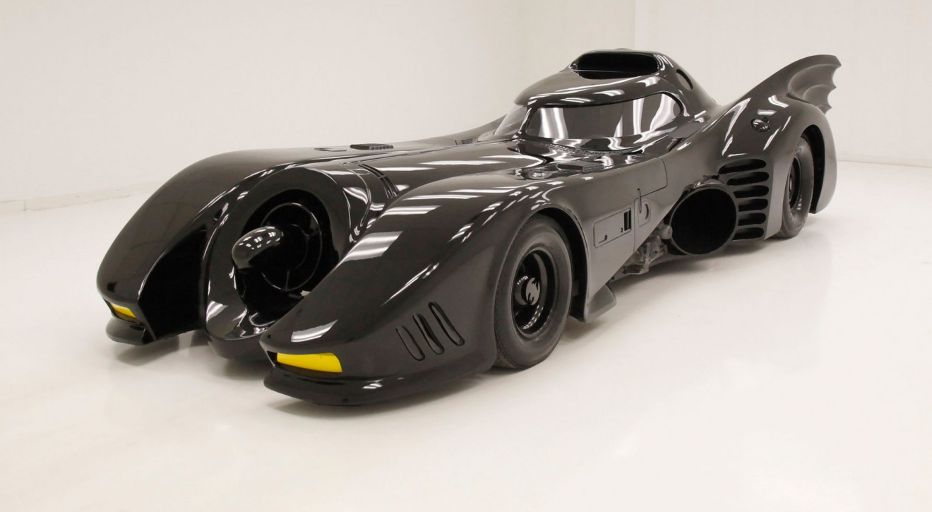 Batmobil z filmów Tima Burtona trafił na sprzedaż. Kosztuje tyle, co Bugatti Veyron