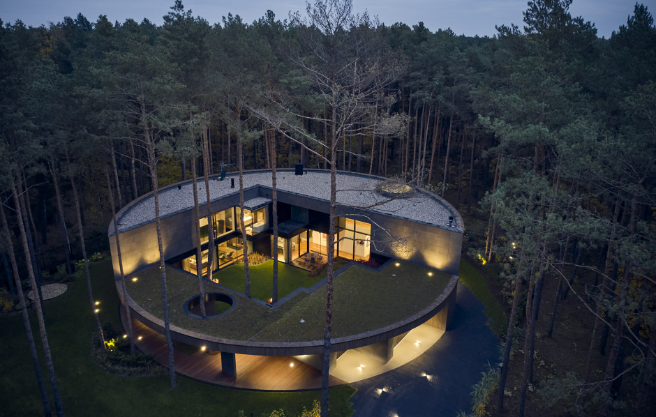Circle Wood House - Projekt domu: Przemysław Olczyk, Mobius Architekci. Fot. Paweł Ulatowski