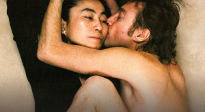 Kultowa okładka z nagim Johnem Lennonem i Yoko Ono na sprzedaż. Unikatowy egzemplarz znaleziono w redakcji &quot;Rolling Stone&quot;