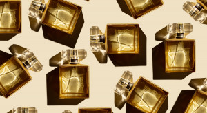 Luksusowe perfumy odporne na kryzys. Ich sprzedaż w tym roku poszybowała w górę / Shutterstock