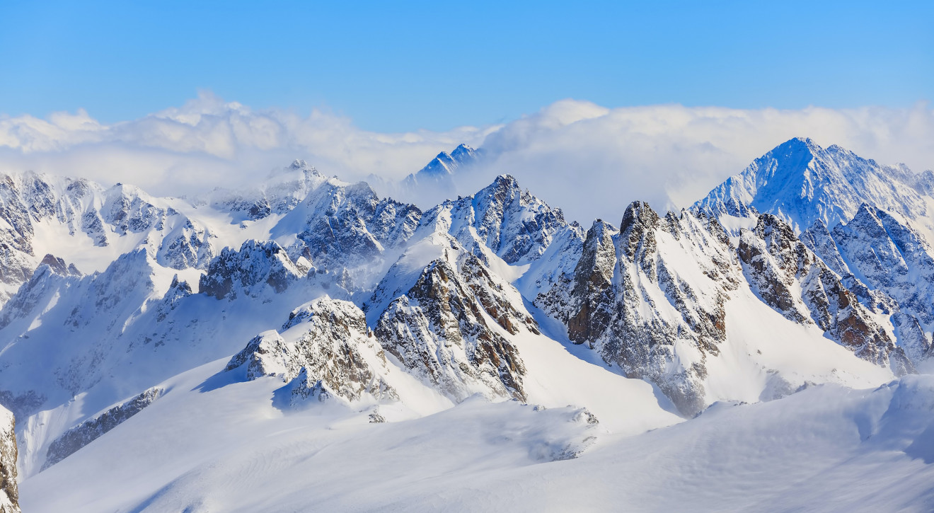 W Alpach zaczyna brakować śniegu! Ośrodki narciarskie biją na alarm