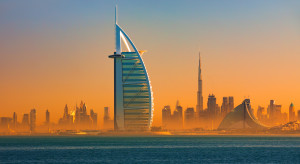 Dubaj walczy o nowych turystów. Chodzi o akcyzę na alkohol / Shutterstock