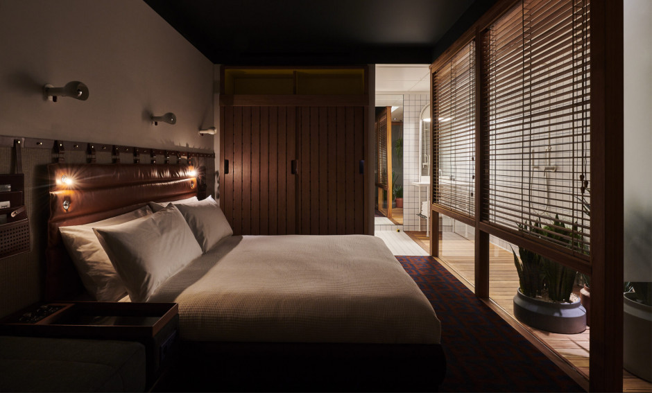 The Retiring Room / Hotel Standard