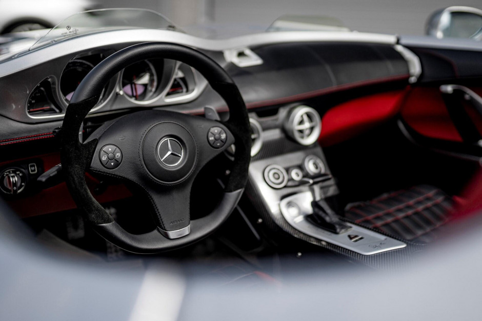 Mercedes-Benz SLR McLaren Stirling Moss, wnętrze, fot. Sotheby's