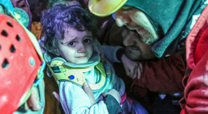 Jak można pomóc Turcji i Syrii po tragicznym trzęsieniu ziemi? / Getty Images - 2-letnia syryjska dziewczynka uratowana wraz z mamą spod gruzów w tureckim rejonie Pazarcik