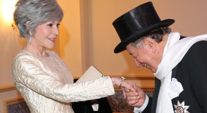 Jane Fonda przyleciała na wielki bal karnawałowy w Operze Wiedeńskiej i wywołała sporo emocji. "Jestem jak Kopciuszek"