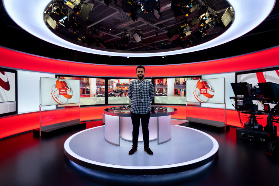 BBC rezygnuje z garniturów i garsonek - nowy dress code / Unsplash