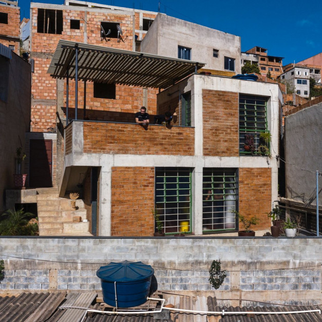 Najlepszy dom na świecie. Casa no Pomar do Cafezal w brazylijskich slumsach / Instagram @coletivo.levante