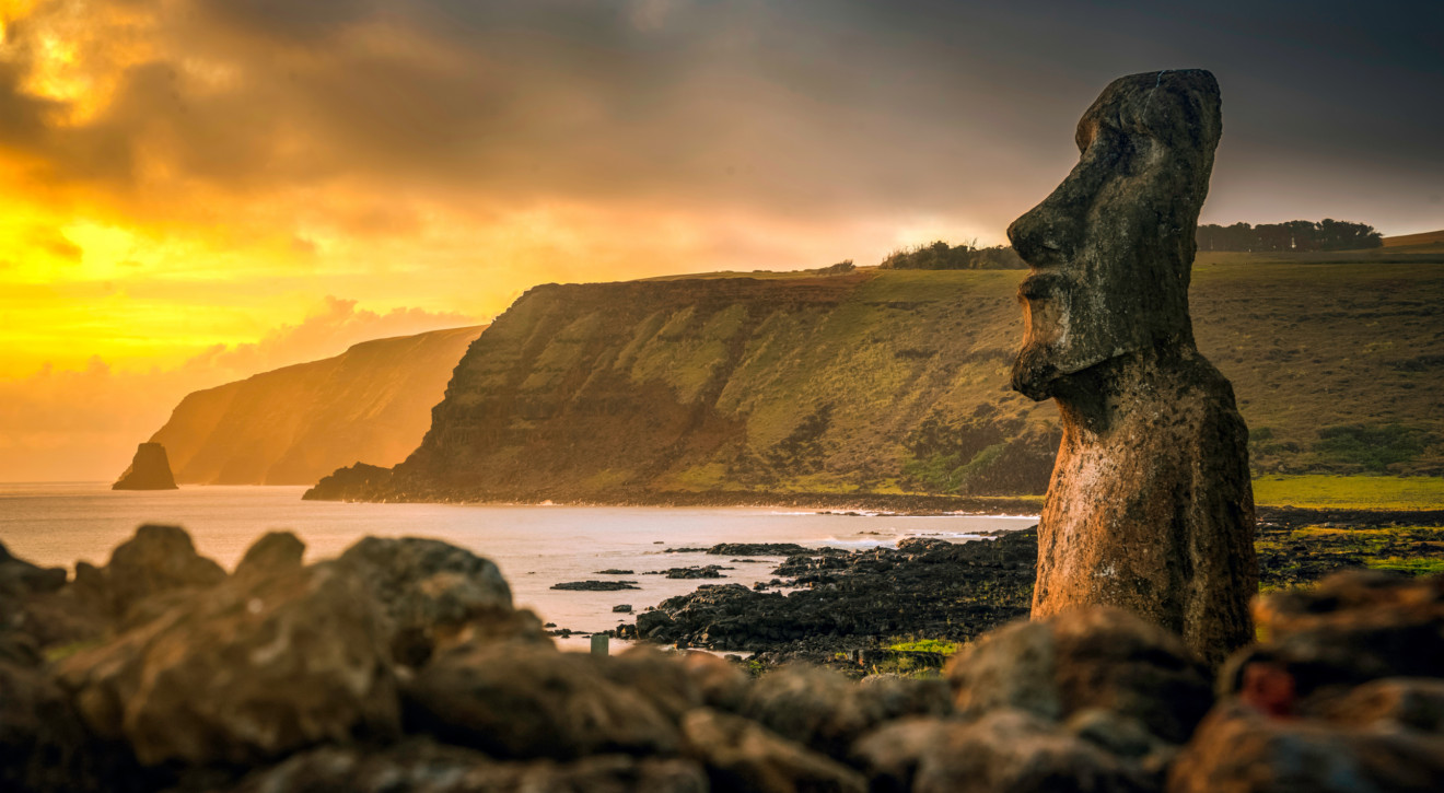 Na Wyspie Wielkanocnej odkryto nowy posąg Moai. Leżał od 200 lat na dnie jeziora