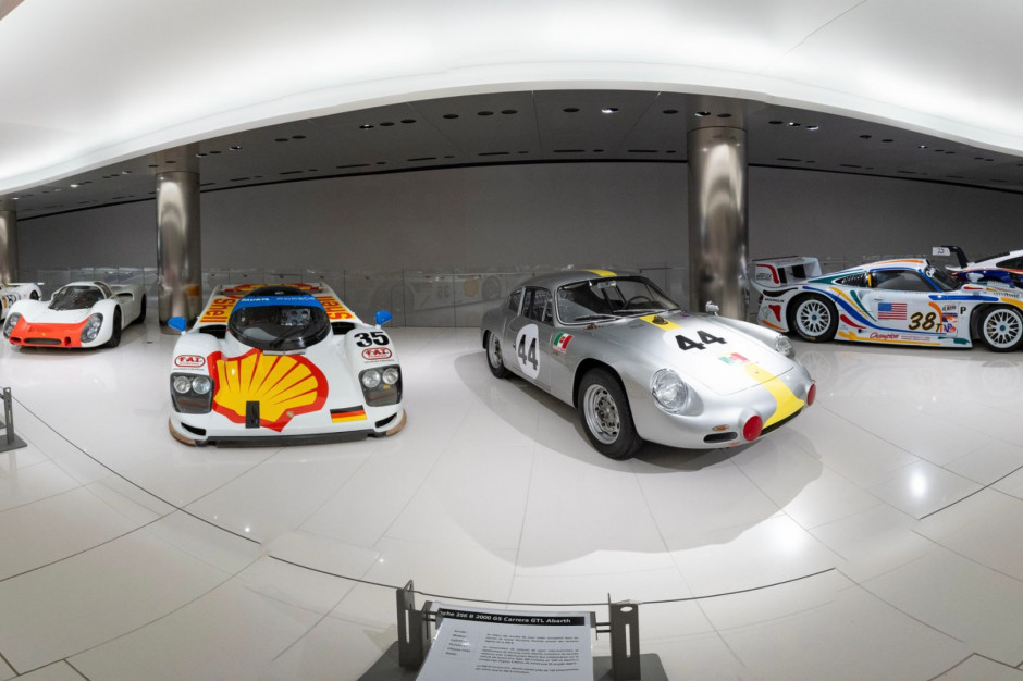 Od lewej: Porsche 908 LH, Porsche 907 KH, Porsche 962 Le Mans GT, Porsche 356 B 2000 GS Carrera GTL, Porsche 911 GT1 Evo, fot. mat. prasowe