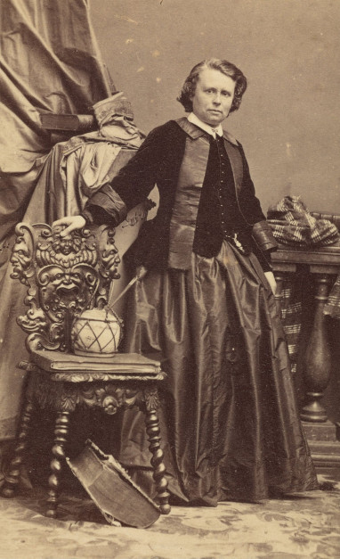 Rosa Bonheur (1863) fotografia André Adolphe-Eugène Disdéri / Wikimedia Commons