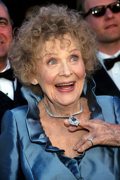 Gloria Stuart na gali Oscarów w 1998 roku / Getty Images