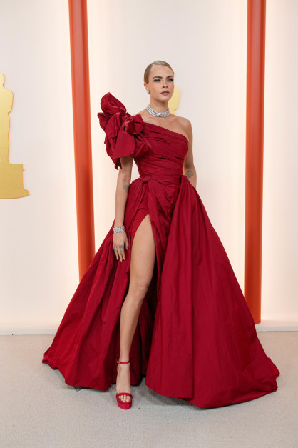 Cara Delevingne w sukni Elie Saab na gali Oscarów 2023 / materiały prasowe A.M.P.A.S.