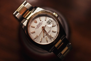 Rolex zbuduje trzy nowe fabryki. Marka wciąż nie nadąża z produkcją zegarków, fot. Unsplash
