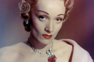 Diamentowa bransoletka Marleny Dietrich trafiła na aukcję. Gwiazda nosiła ją w filmie Alfreda Hitchcocka