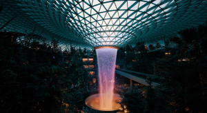 Jewel Changi - lotnisko w Singapurze zostało uznanym najpiękniejszym na świecie / fot. Pang Yuhao on Unsplash