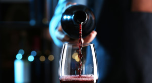 ChatGPT stworzył swoje pierwsze wino "The End"/ Shutterstock