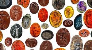 Wielka Brytania: W miejscu dawnej łaźni odnaleziono części biżuterii z III wieku. To grawerowane kamienie półszlachetne