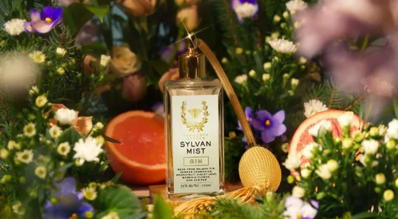 Perfumy i drink w jednym? Ten nowy gin można pić lub perfumować nim ciało