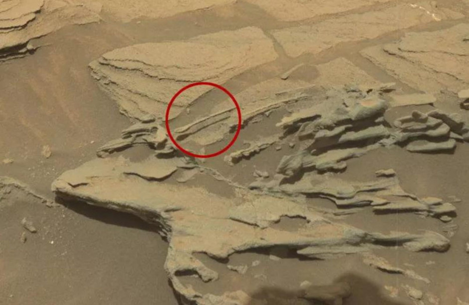 Lewitująca łyżeczka na Marsie / fot. NASA
