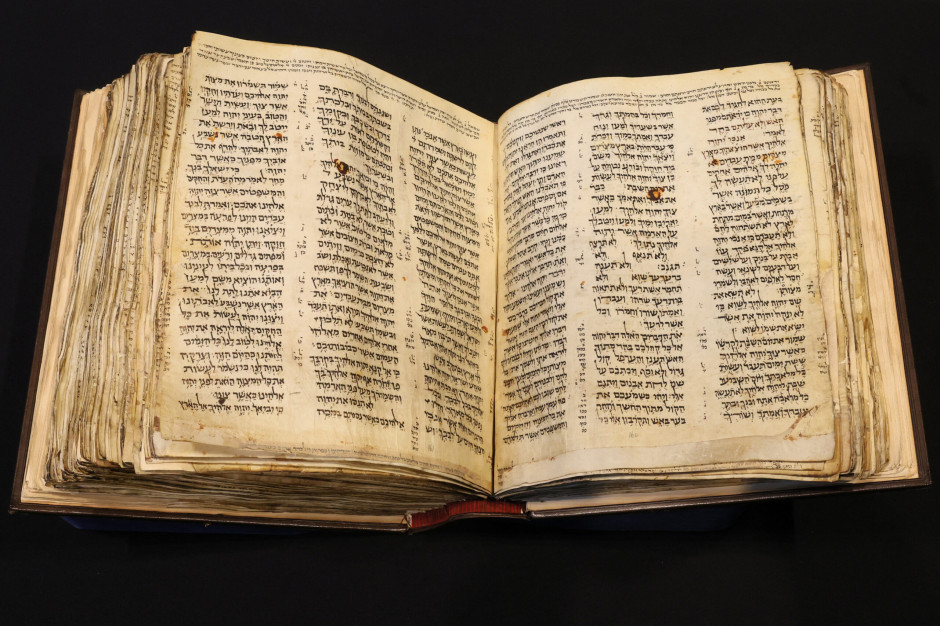 Najstarsza kompletna Biblia hebrajska trafi na aukcję / materiały prasowe Sotheby's